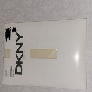 🚨Porcelain colored nylons.